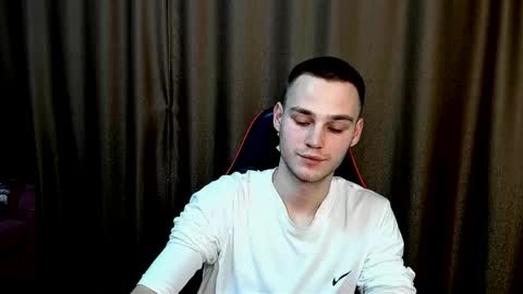 robert10211 online show from January 6, 7:34 am