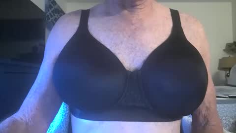 Snapshot of robert45556 chatting on September 25, 8:08 pm robert online show from September 25, 8:08 pm