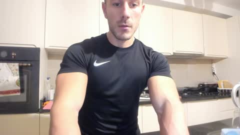 roberto4ever online show from December 3, 4:39 pm