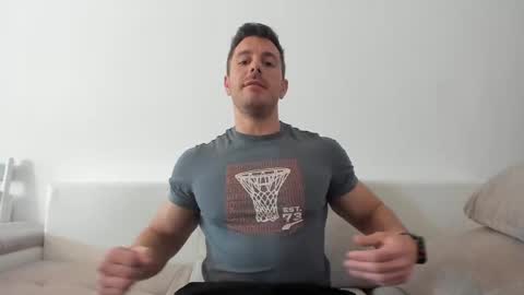 roberto4ever online show from April 6, 11:11 am