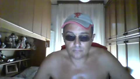 Snapshot of roby360 chatting on September 14, 11:45 am robertino online show from September 14, 11:45 am