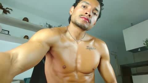 roby_millerr online show from September 23, 5:23 pm