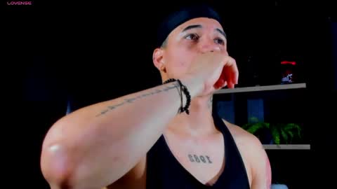 rocco_santos online show from April 1, 6:16 pm