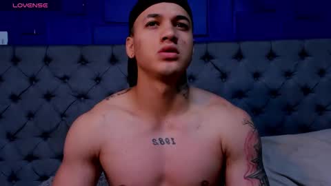 rocco_santos online show from September 16, 8:48 am