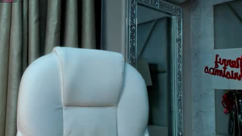 rocco_santos online show from December 3, 1:00 am