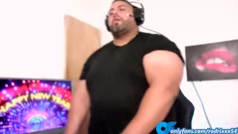 Snapshot of rodrixxx54 chatting on January 1, 4:50 am rodrixxx54 online show from January 1, 4:50 am