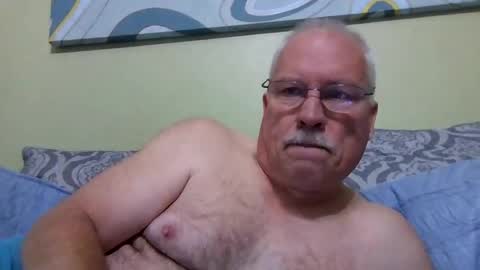 rodstud641 online show from November 10, 10:15 pm