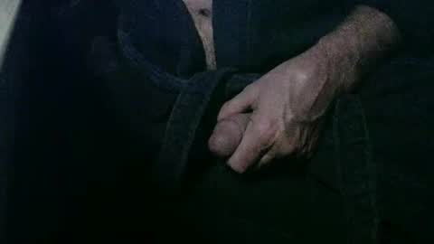 Snapshot of roger_peter chatting on January 5, 6:02 am roger_peter online show from January 5, 6:02 am