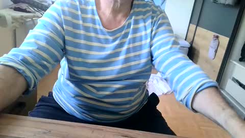 rolandloser1000 online show from December 15, 9:35 am