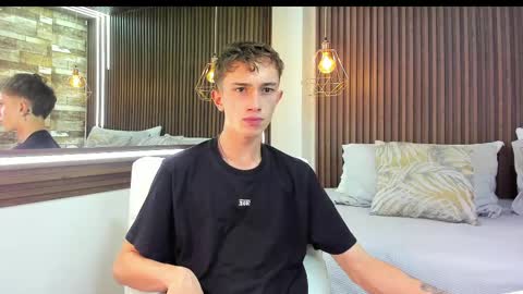 twink juli online show from February 22, 9:53 pm