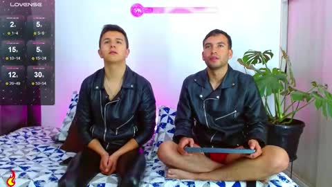 Snapshot of rolos_hot32 chatting on December 14, 3:47 pm rolos_hot32 online show from December 14, 3:47 pm