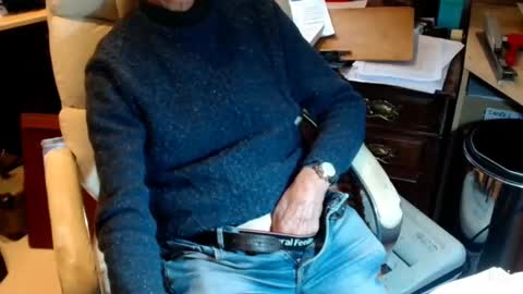 Snapshot of rolydawe chatting on February 7, 12:28 pm rolydawe online show from February 7, 12:28 pm