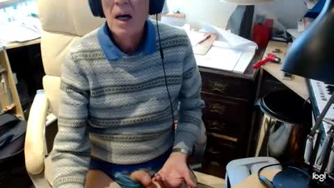 Snapshot of rolydawe chatting on October 3, 11:04 am rolydawe online show from October 3, 11:04 am