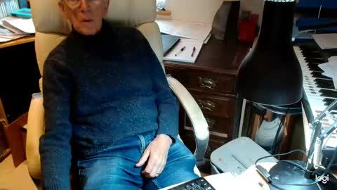 Snapshot of rolydawe chatting on October 22, 12:53 pm rolydawe online show from October 22, 12:53 pm