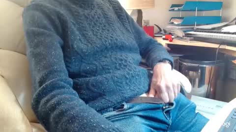 Snapshot of rolydawe chatting on October 31, 2:42 pm rolydawe online show from October 31, 2:42 pm