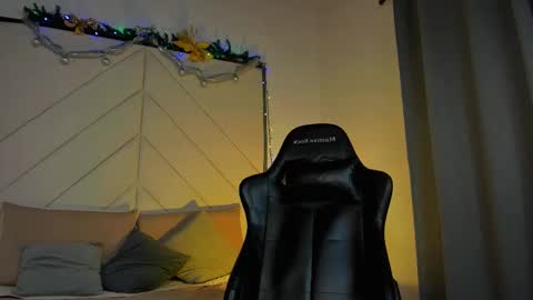 Romeo Ricci online show from December 13, 7:53 pm