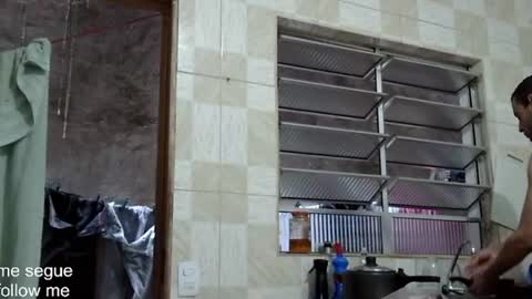 Snapshot of ronnispoto chatting on January 3, 8:22 pm ronny online show from January 3, 8:22 pm