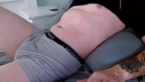 Roque Hardigan online show from December 8, 4:39 pm