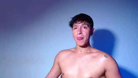 rowanboy23 online show from April 9, 10:49 pm