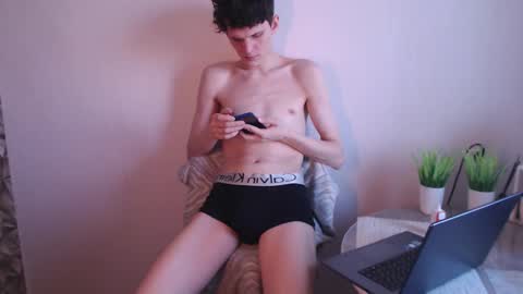 Snapshot of ryan_goslin chatting on October 8, 10:19 am Ryan online show from October 8, 10:19 am