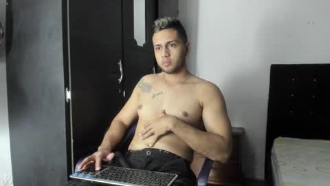 ryan_xc1 online show from September 27, 3:26 am