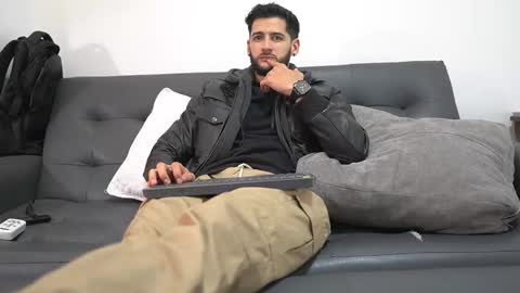 saimon  online show from December 14, 5:53 pm