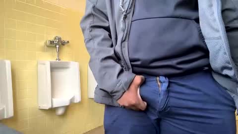 Snapshot of salgozzi chatting on March 9, 1:15 pm Cum Hanks online show from March 9, 1:15 pm