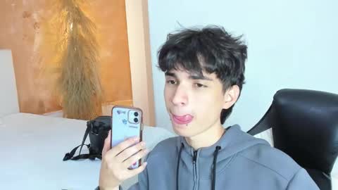 salvatore  online show from February 20, 7:37 pm