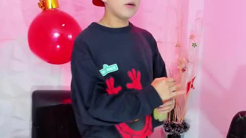 Sam online show from December 19, 1:19 pm