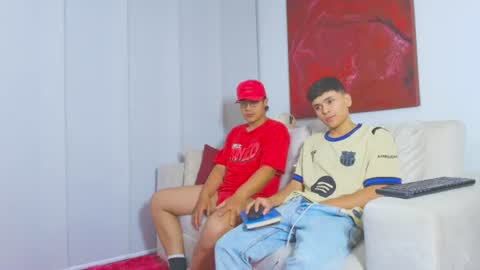 sam_tnt9 online show from June 27, 12:35 am