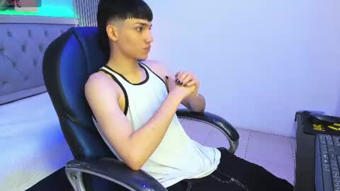 Sam online show from June 29, 1:44 pm