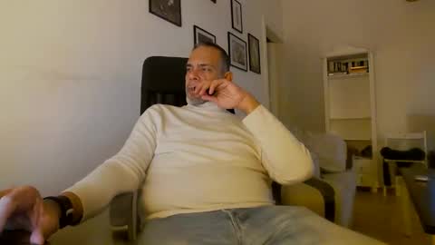 Sam online show from January 11, 8:54 pm