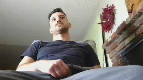 Snapshot of samthebully chatting on October 13, 2:39 am SamTheBully online show from October 13, 2:39 am