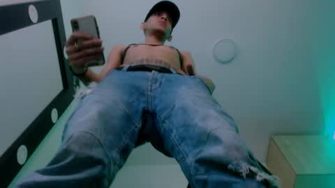 Snapshot of samuel_suarez chatting on January 7, 5:24 am   online show from January 7, 5:24 am