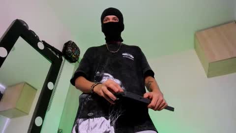 Snapshot of samuel_suarez chatting on September 17, 9:05 pm   online show from September 17, 9:05 pm