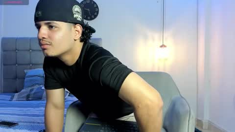 samxx_muscle online show from October 9, 2:11 pm