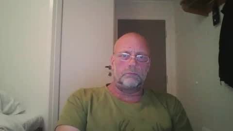 sandnesrune523 online show from November 19, 6:52 pm