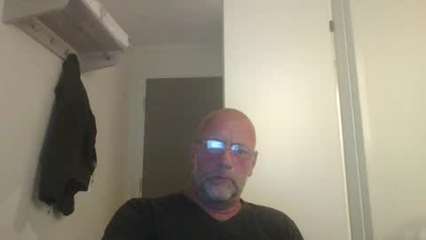 sandnesrune523 online show from June 16, 5:59 pm