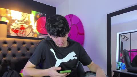 santi online show from January 31, 3:00 pm