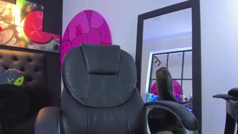 santi online show from December 3, 2:16 pm