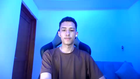 santi_twink19 online show from February 1, 12:07 am