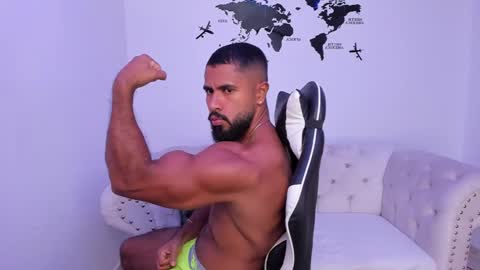 santiago_huntt online show from September 10, 2:10 am