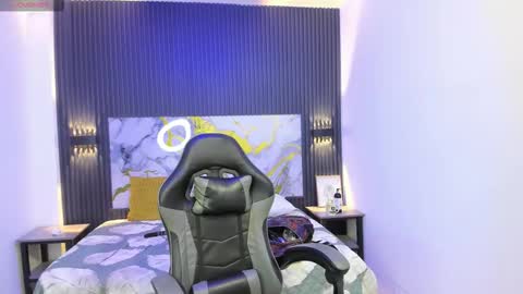 santiago_russo18 online show from February 22, 8:54 pm