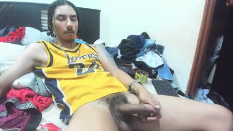 Snapshot of santiagoxxxtreme_ chatting on December 31, 1:26 am Santiago    online show from December 31, 1:26 am