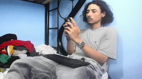 Snapshot of santiagoxxxtreme_ chatting on January 30, 10:29 am Santiago    online show from January 30, 10:29 am