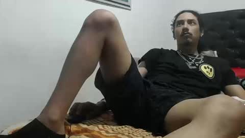 Snapshot of santiagoxxxtreme_ chatting on September 8, 2:27 pm Santiago    online show from September 8, 2:27 pm