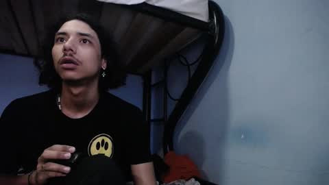 Snapshot of santiagoxxxtreme_ chatting on February 7, 7:07 am Santiago    online show from February 7, 7:07 am