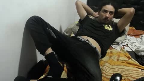 Snapshot of santiagoxxxtreme_ chatting on October 22, 6:43 pm Santiago    online show from October 22, 6:43 pm