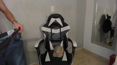 Julius Novachrono  online show from October 16, 9:01 pm