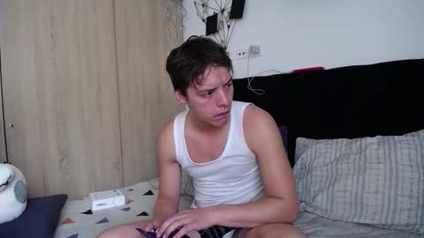 Snapshot of santii_rose chatting on October 13, 1:17 pm Santii online show from October 13, 1:17 pm